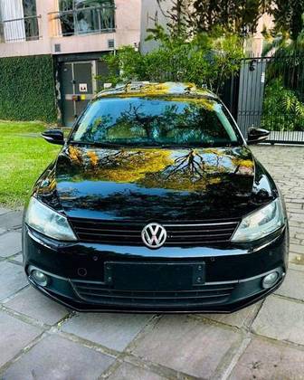 VOLKSWAGEN JETTA 2.0 COMFORTLINE FLEX 4P MANUAL